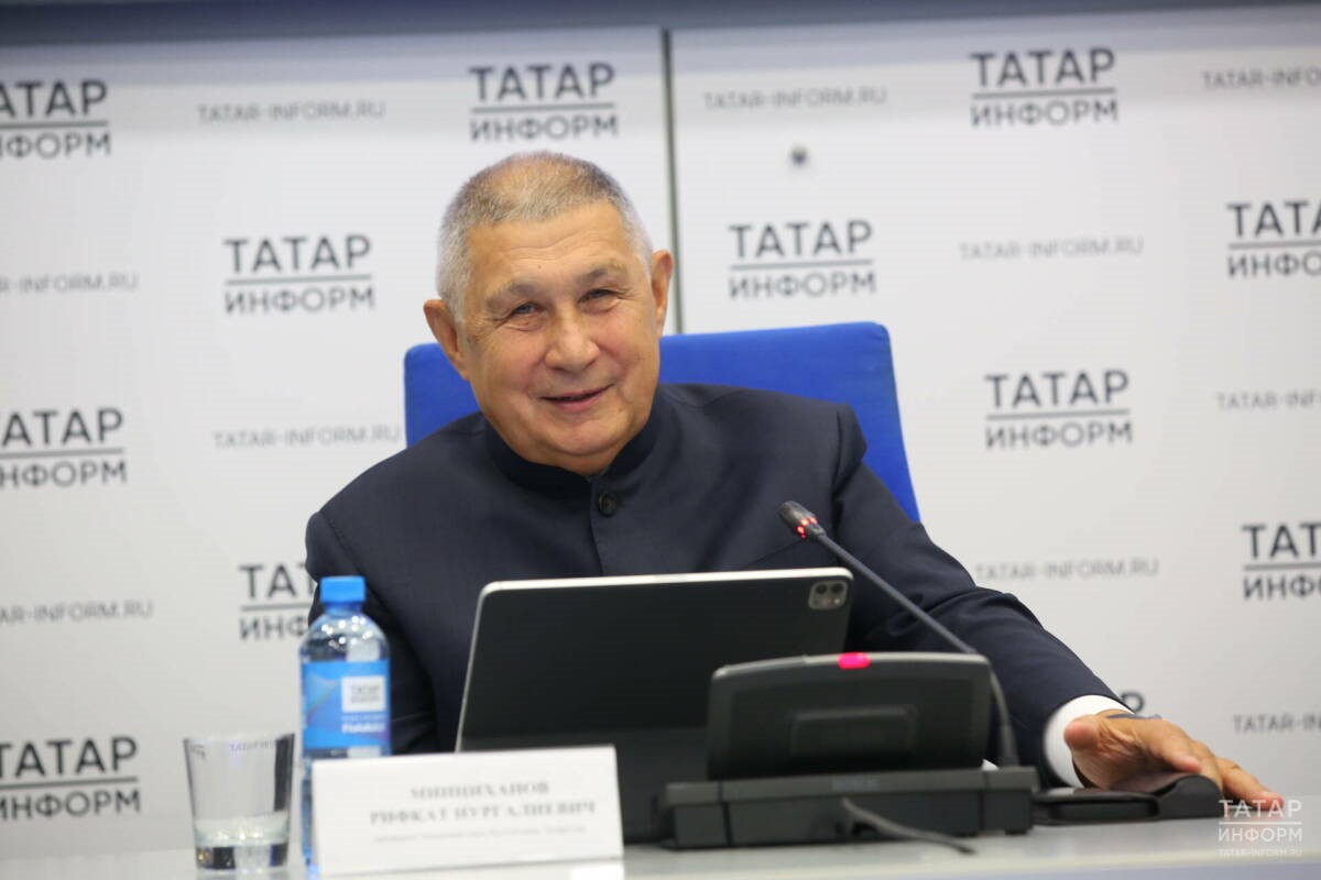 Президент Академии наук РТ Рифкат Минниханов. Фото: Татар-информ
